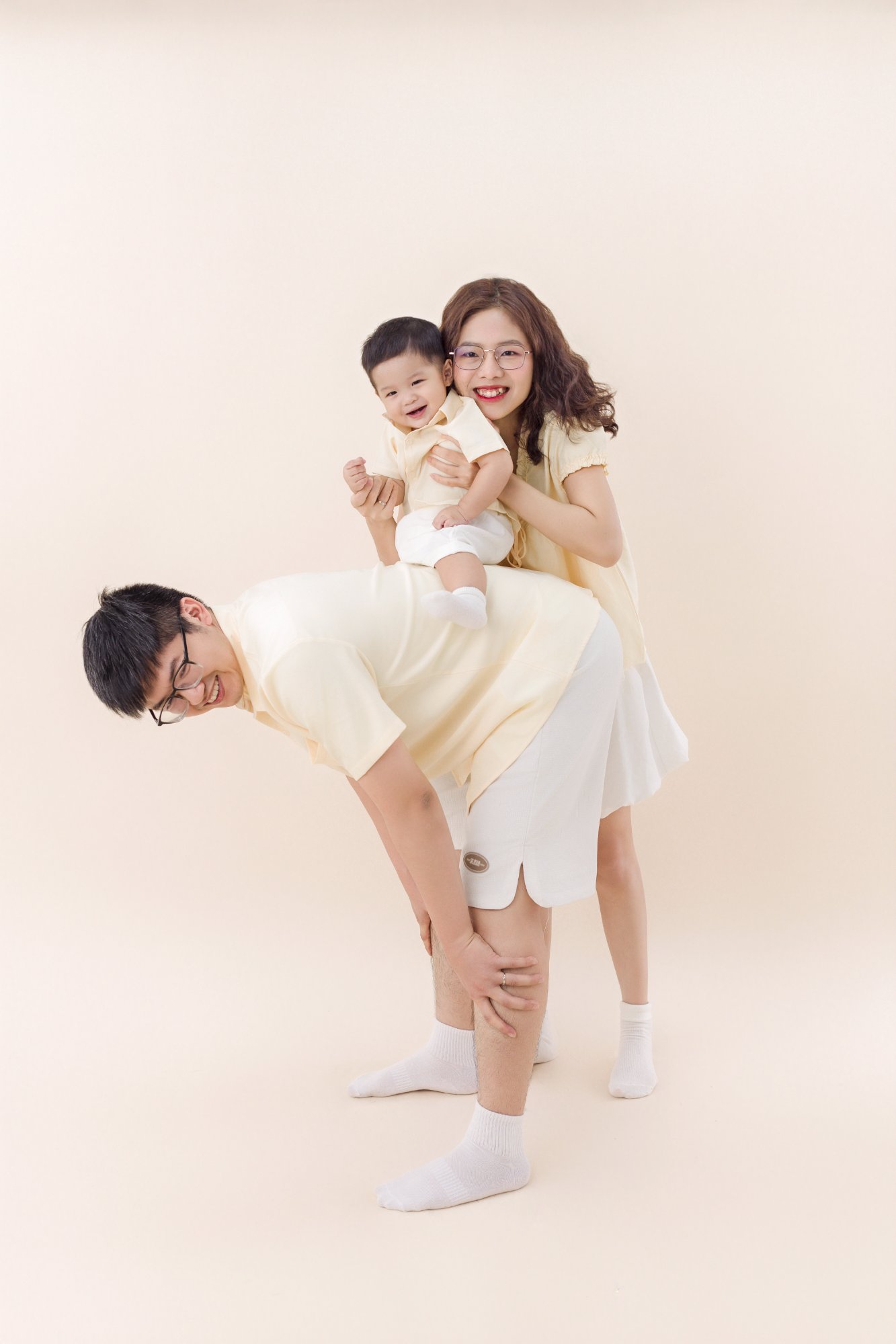 Chụp ảnh gia đình và em bé tại Mơ Home Studio
